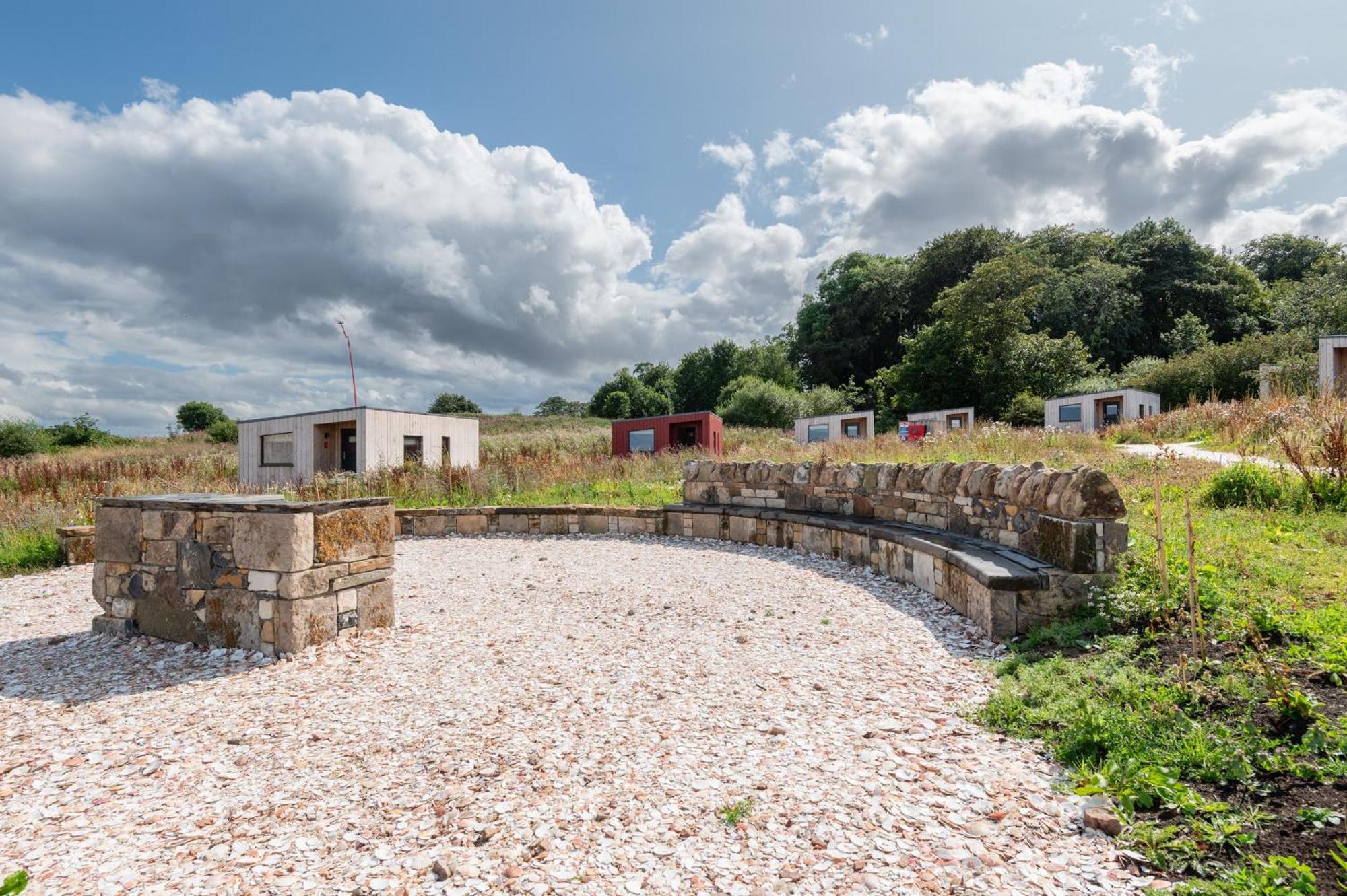 Rustic Cabins, Sea Views From Rewilded Farm With Highland Cows 세인트앤드루스 외부 사진