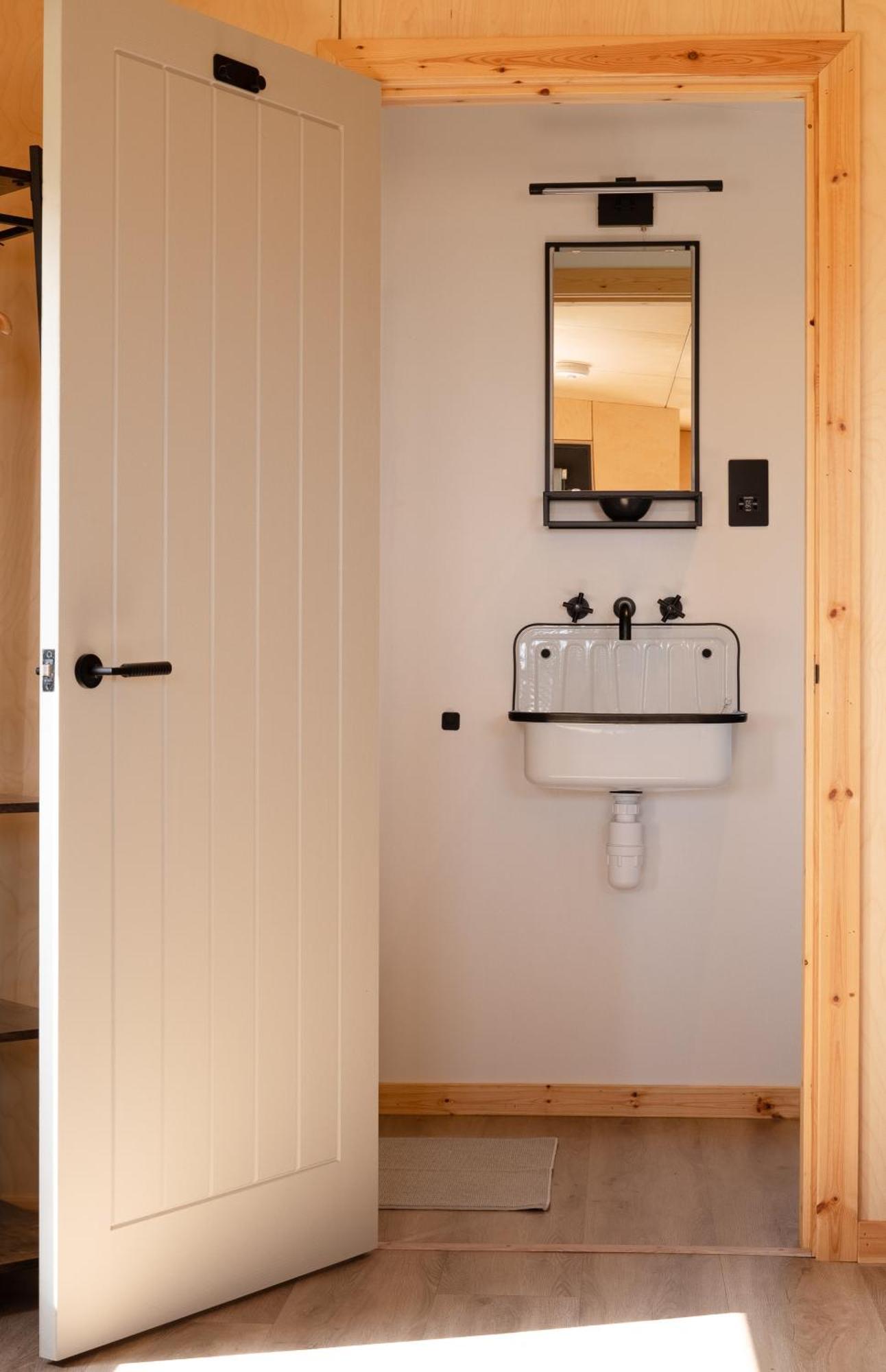 Rustic Cabins, Sea Views From Rewilded Farm With Highland Cows 세인트앤드루스 외부 사진