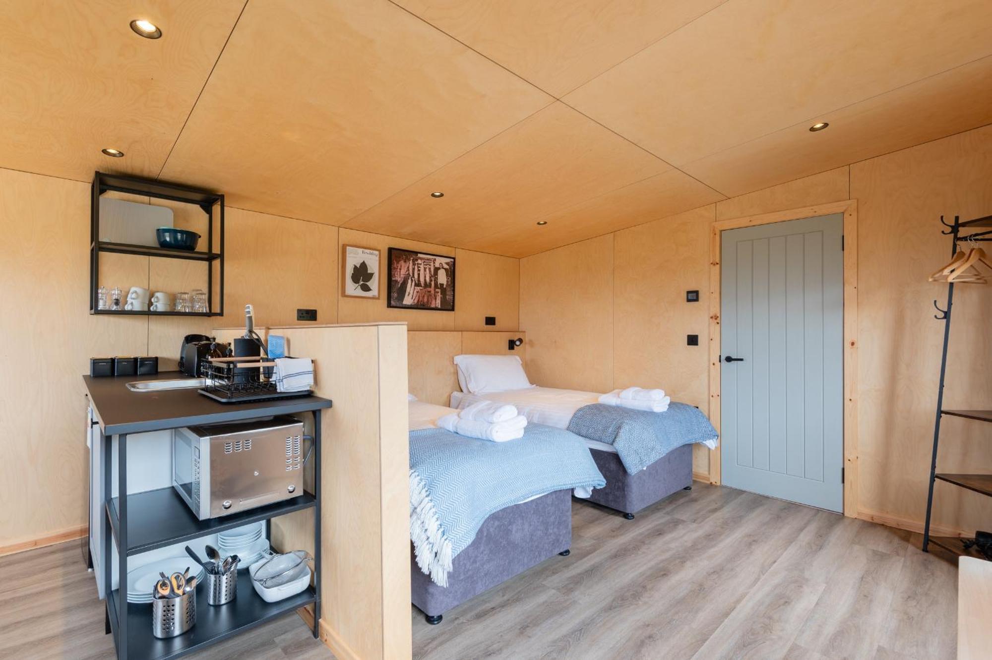 Rustic Cabins, Sea Views From Rewilded Farm With Highland Cows 세인트앤드루스 외부 사진