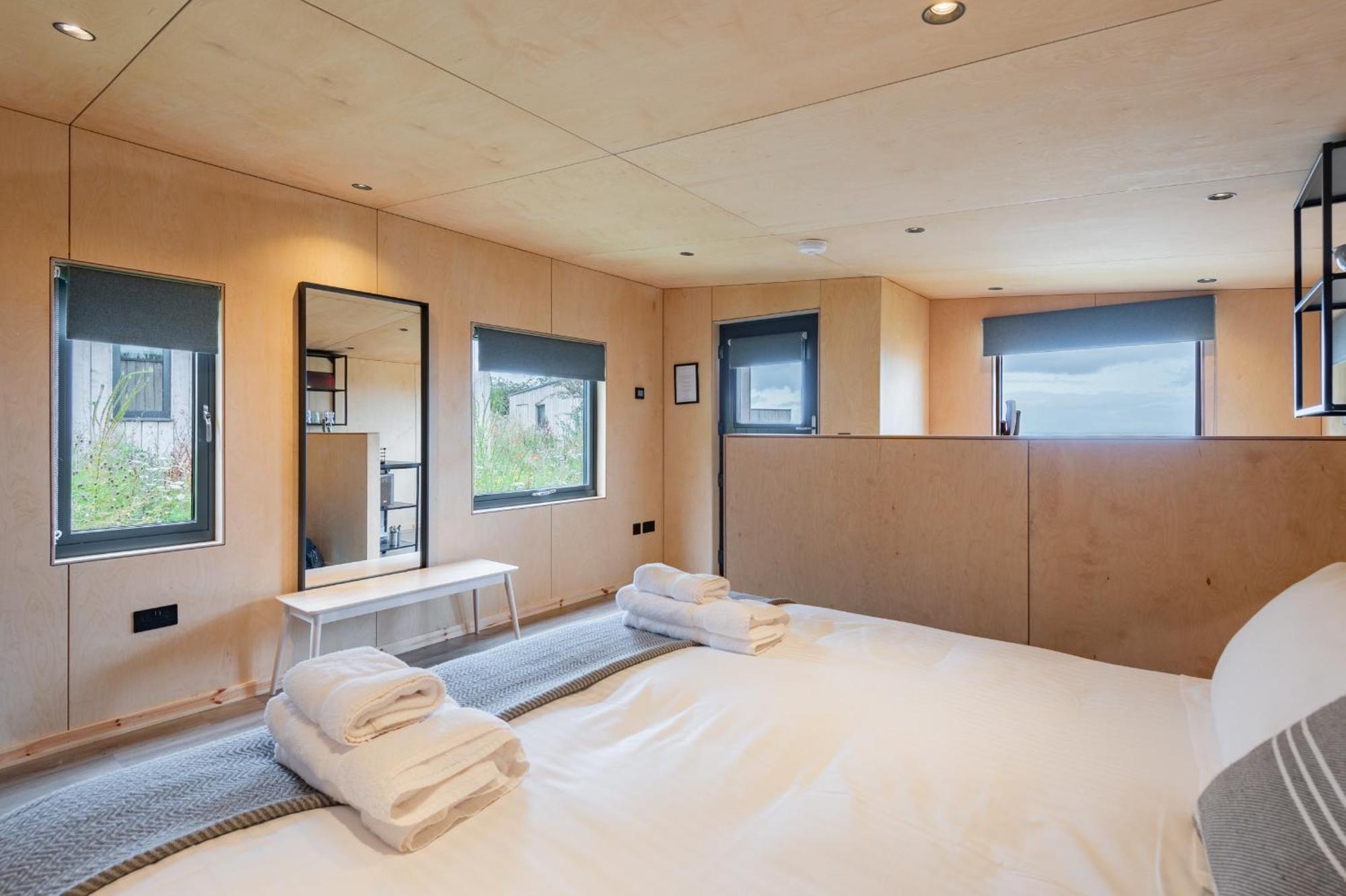 Rustic Cabins, Sea Views From Rewilded Farm With Highland Cows 세인트앤드루스 외부 사진