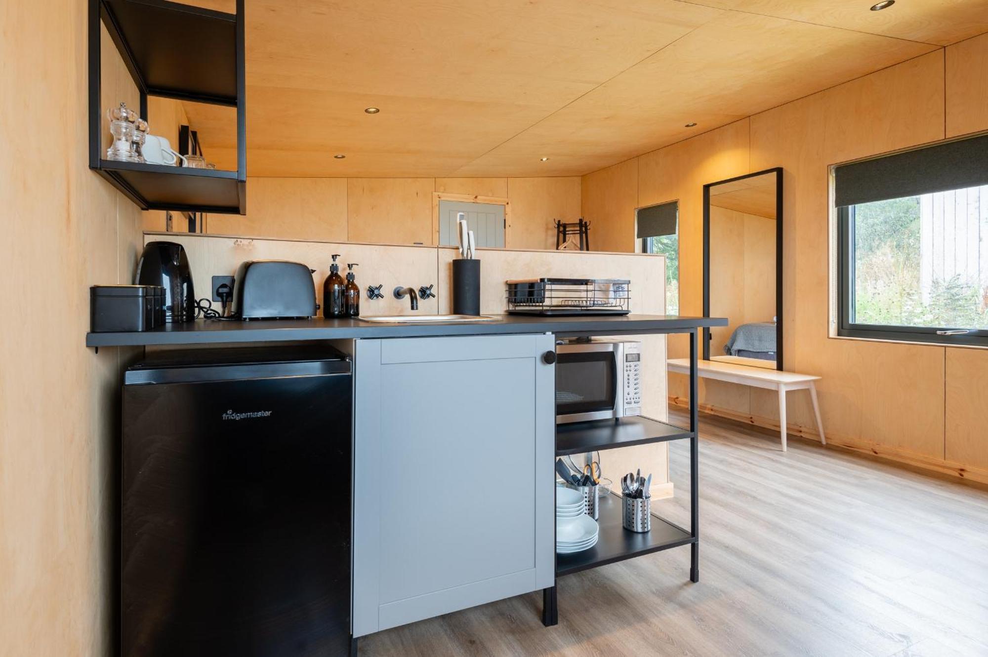 Rustic Cabins, Sea Views From Rewilded Farm With Highland Cows 세인트앤드루스 외부 사진