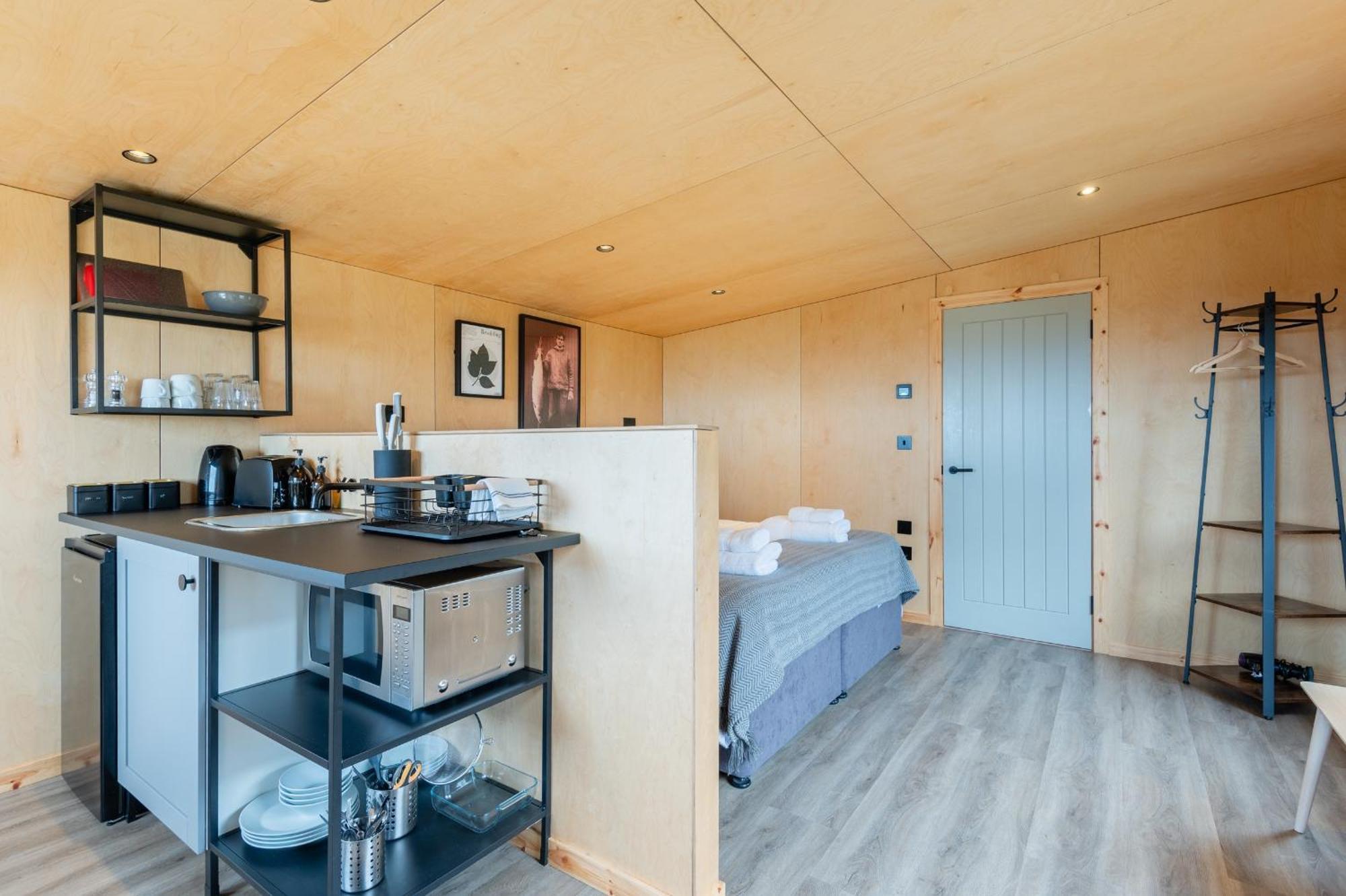 Rustic Cabins, Sea Views From Rewilded Farm With Highland Cows 세인트앤드루스 외부 사진